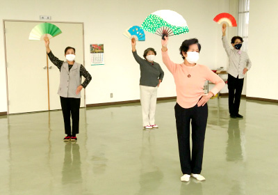 民踊